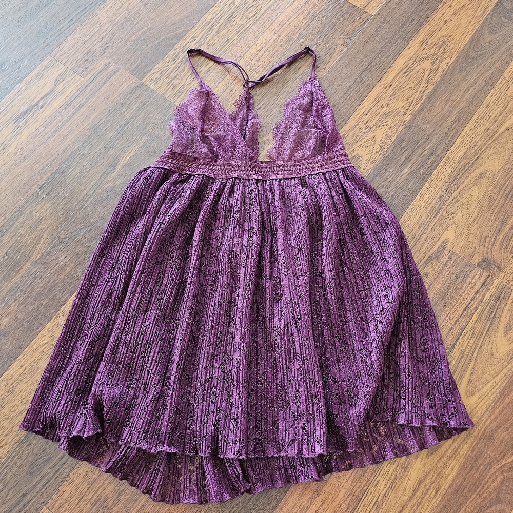 Victoria's Secret Burgundy Lace V-Neck Racerback Babydoll Dress Size Medium